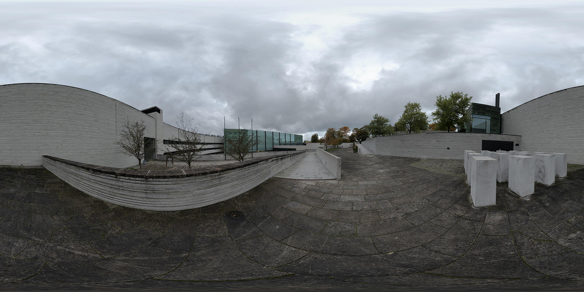 HDRI-panorama-of-a-courtyard-of-an-art-museum