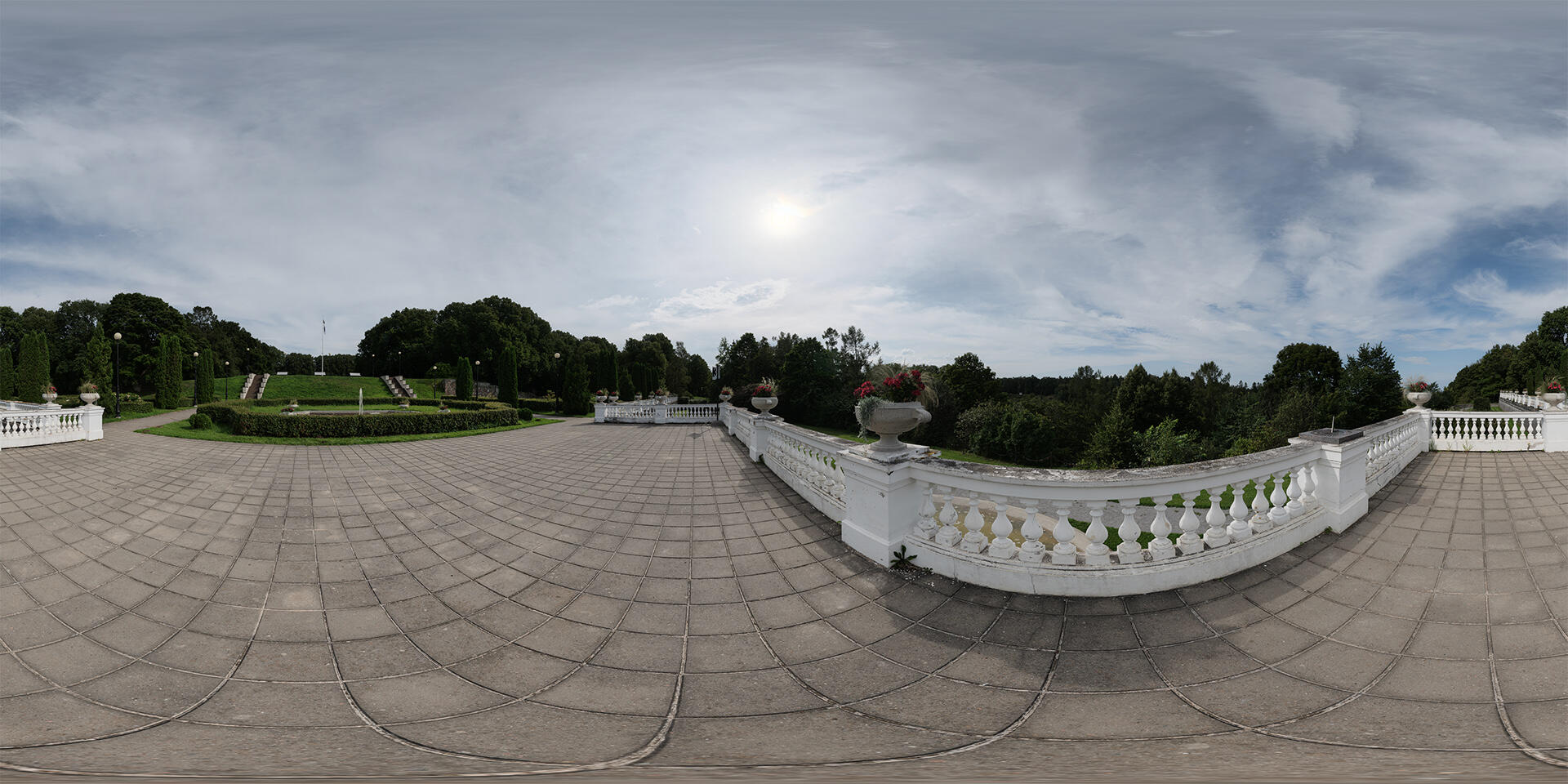 HDRI-panorama-of-a-viewing-platform-in-a-park